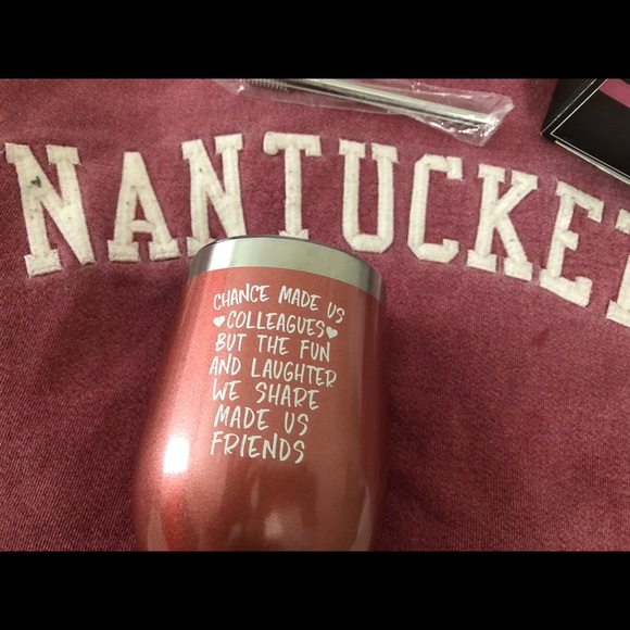 🐳”Colleagues” wine 🍷 tumbler in Nantucket Red metallic NEW in box with straw🐳 - Picture 3 of 6